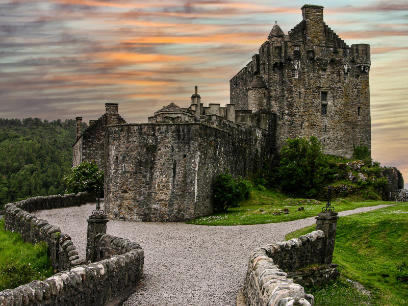 A photo of 'Eilean Donan Castle' by D. Gallimore 