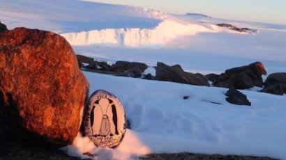 A photo of 'An #Islastone in Antarctica' by Instagram @islastones